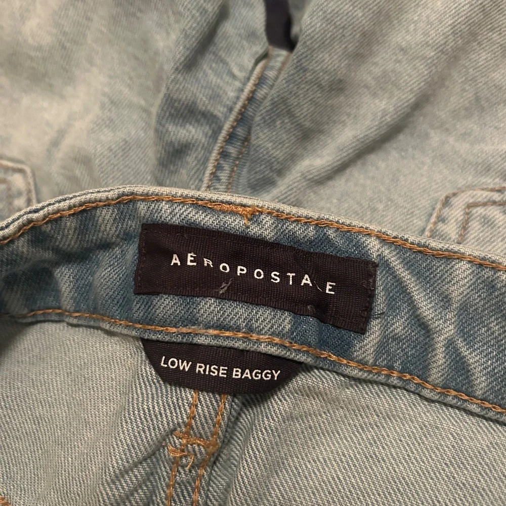 Low Rise Baggy Jeans - Picture 4 of 6